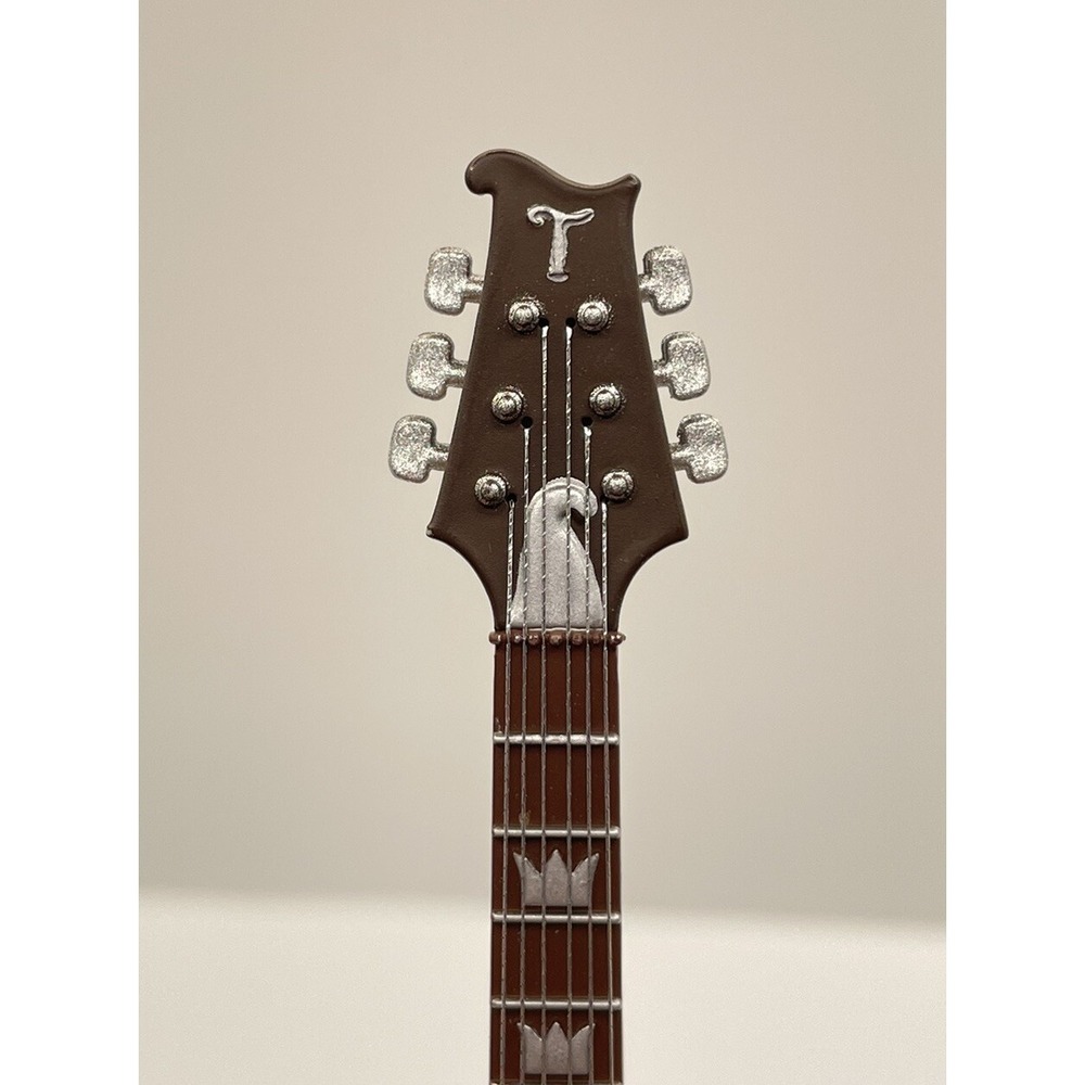 NEW Hallmark 2023 Electric Guitar LOOKIN' OUT MY BACK DOOR by CCR Ornament - Picture 16 of 16